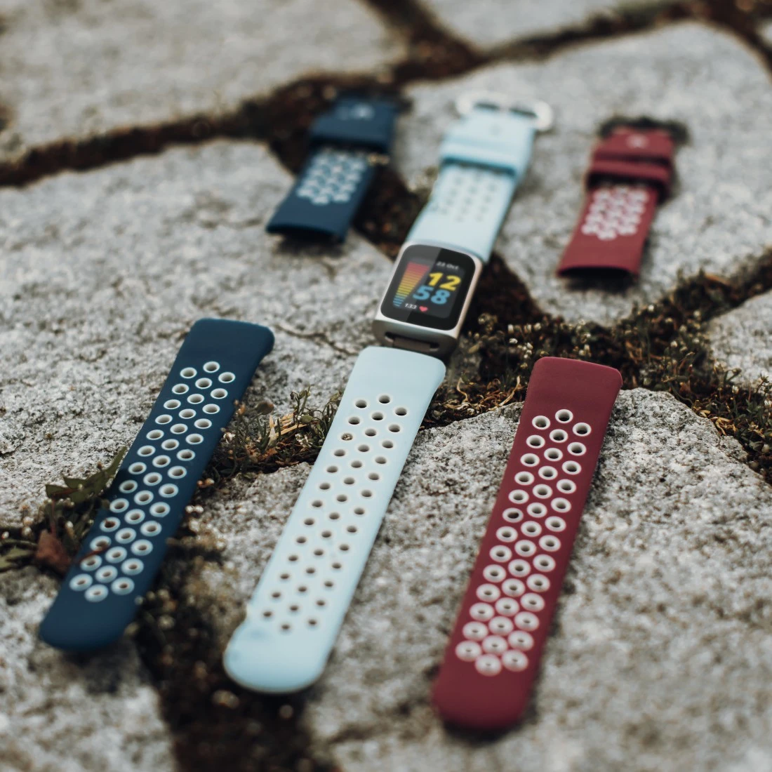 Sportarmband für Fitbit Charge 5, atmungsaktives Uhrenarmband, D.blau/Grau  | Hama | Uhrenarmbänder
