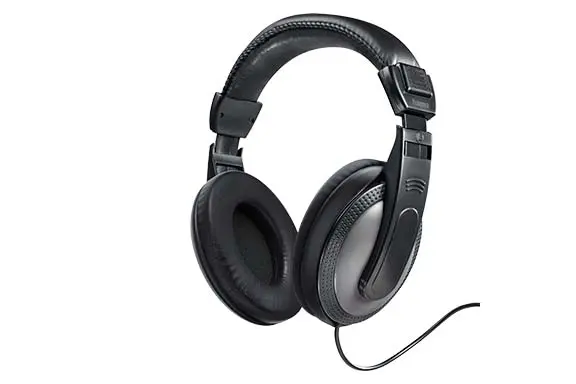 Over-Ear-Kopfhörer mit Kabel.