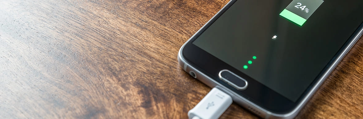 Das Handy ist zu 24% geladen.